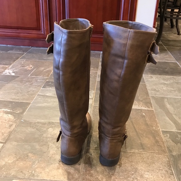 Wide-calf knee-high boots - Picture 4 of 6